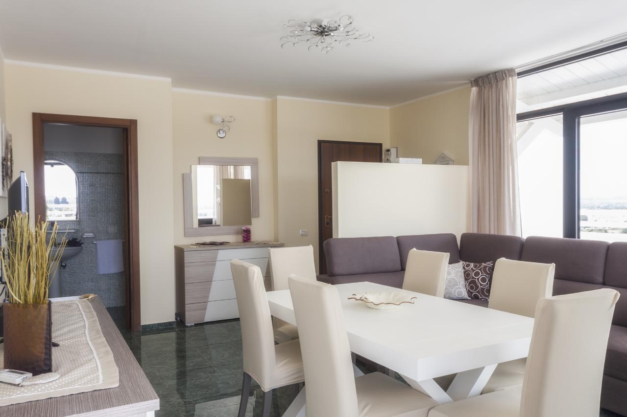 Apartmán Attico Saker Racale Exteriér fotografie